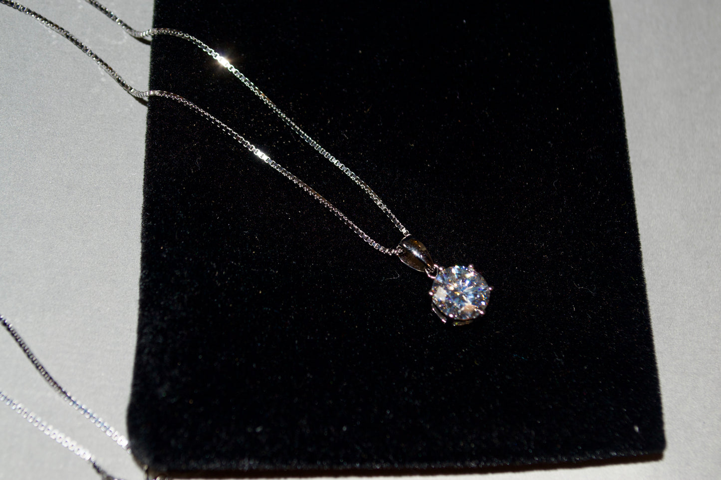 Moissanite Diamond Pendant Necklace 1 & 2 Carat Dazzling , 925 Sterling Silver, D Colour VVSI Clarity, genuine stone, certificate included.