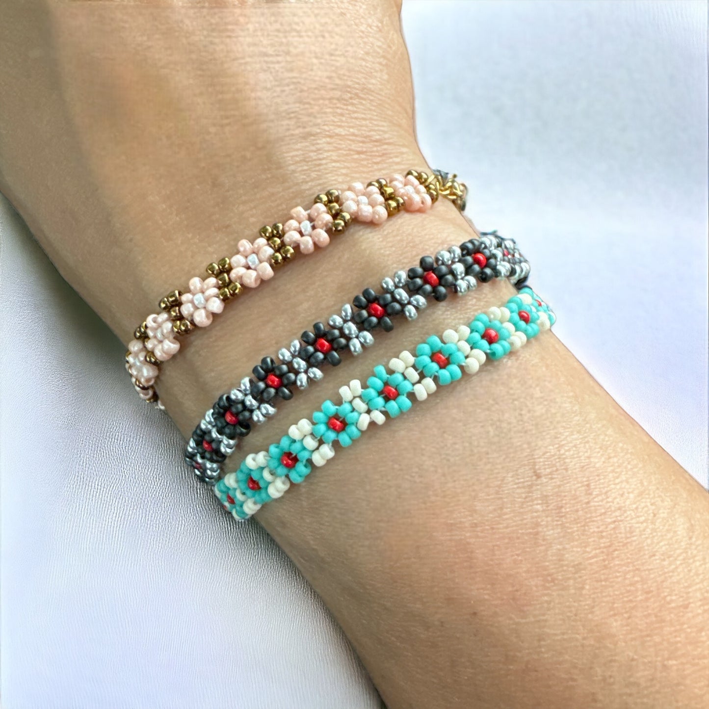 Daisy Flower Bracelet. Lobster Clasp, Various Colors, Fits 6.5-8 In Wrists. Handmade by Gigis.
