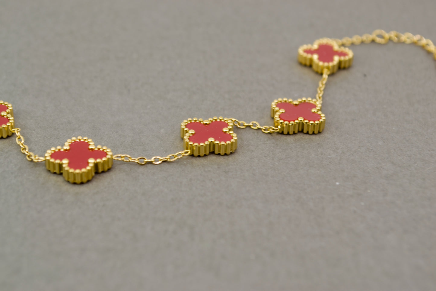 Flower Bracelet. Stainless Steel, no fade - Available in Red Green White Black Silver and Gold