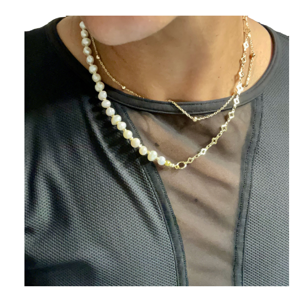 Collar de perlas naturales de agua dulce chapado en oro de 14 quilates. Mitad cadena chapada en oro y mitad perlas de agua dulce. Versátil. Unisex hecho a mano, Gigi's