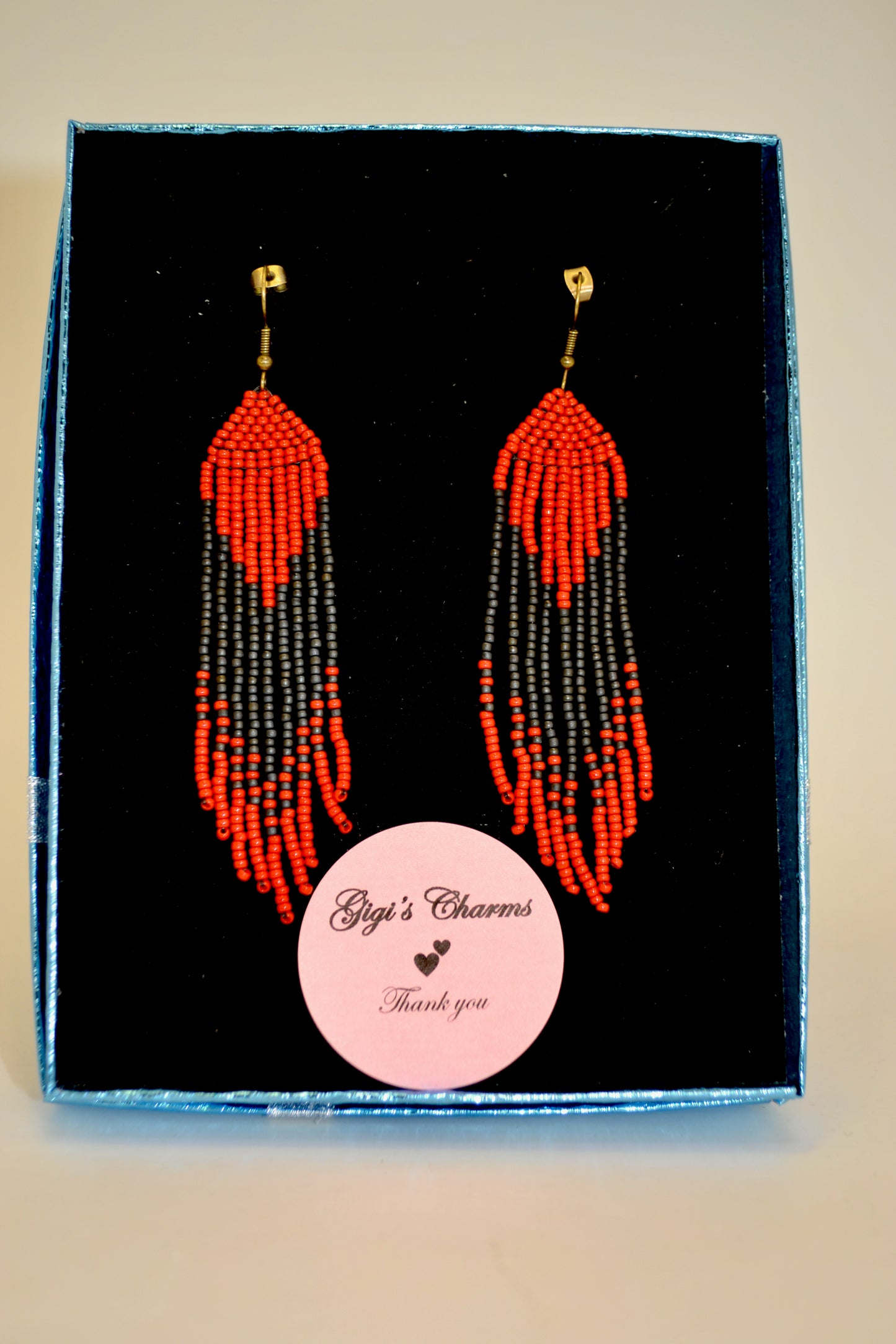 Pendientes de borla con flecos - Joyería de declaración hecha a mano. Cuentas de semillas. Moda bohemia, joyería llamativa, de Gigi's.