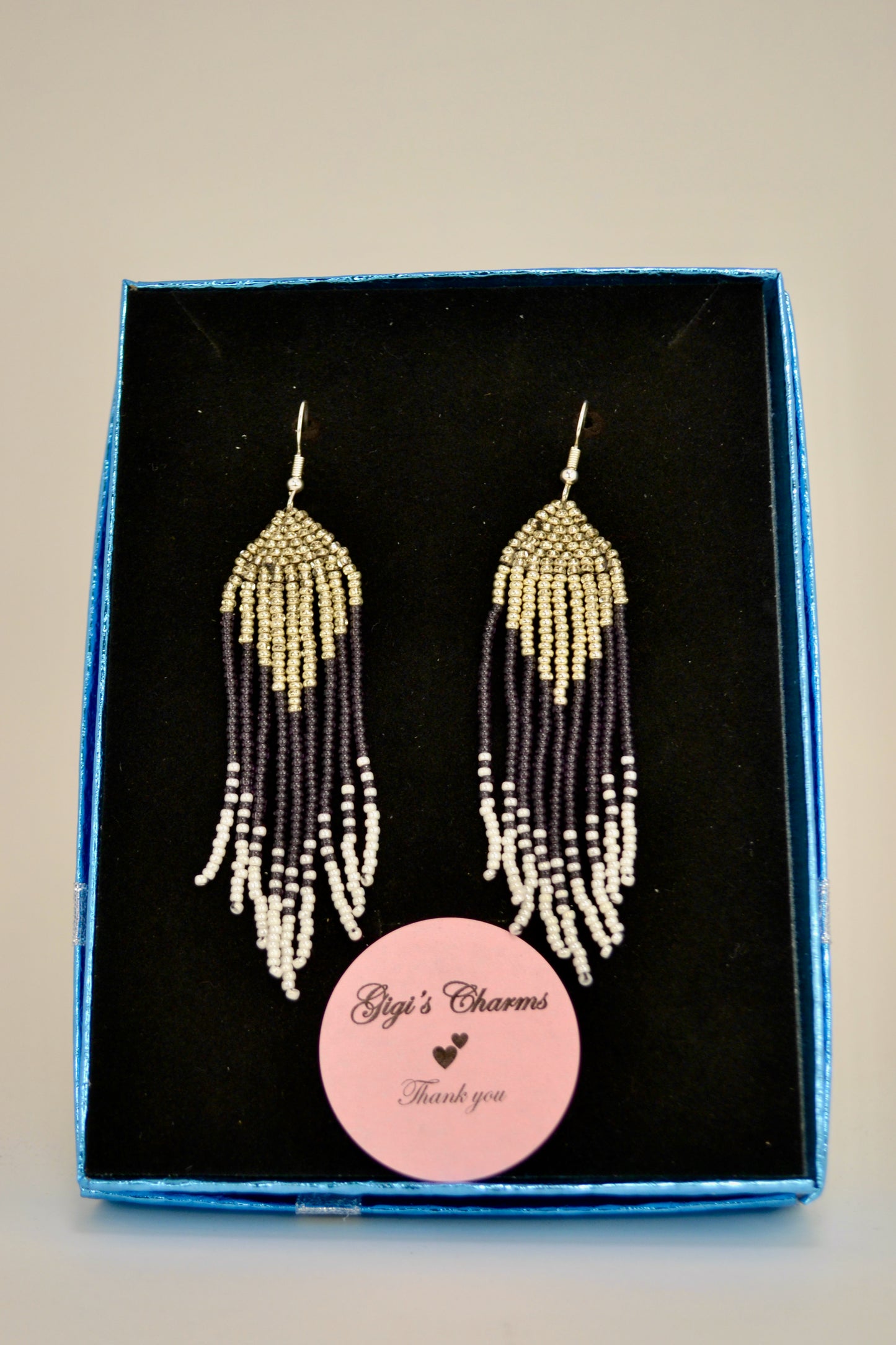 Pendientes de borla con flecos - Joyería de declaración hecha a mano. Cuentas de semillas. Moda bohemia, joyería llamativa, de Gigi's.