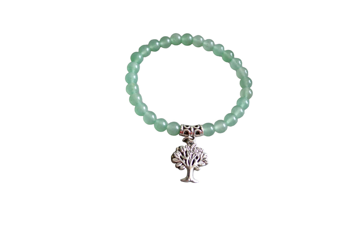 Serenata de la naturaleza: pulsera hecha a mano con cordón elástico de 6 mm y piedra de aventurina verde con dije de Gigi's
