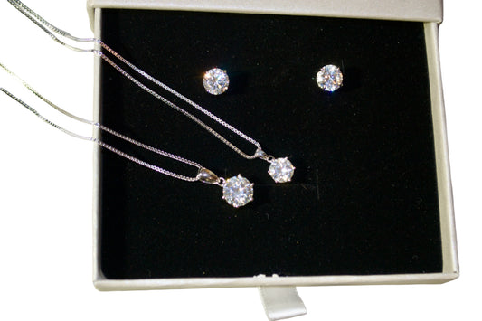 Moissanite Diamond Pendant Necklace 1 & 2 Carat Dazzling , 925 Sterling Silver, D Colour VVSI Clarity,  genuine stone, certificate included.