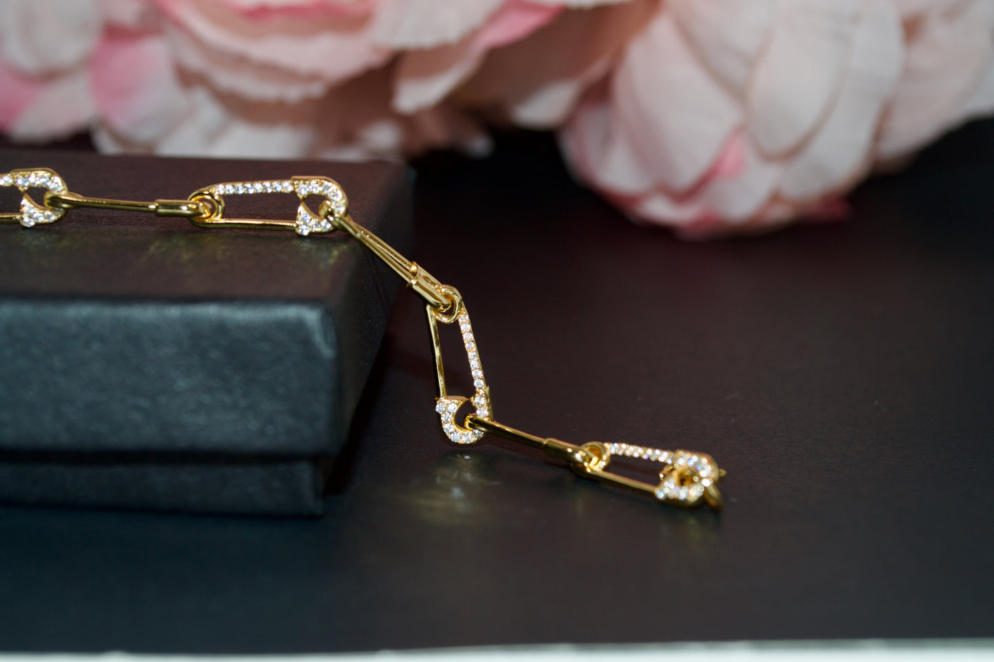 Safety Pin Gold Color with Micro Pave Zirconia, Link Chain 32+8cm, 2024 Trendy Summer Must-Have for Fashionistas.